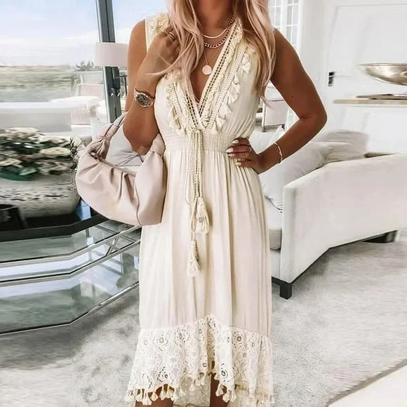 Boutique Bohemian Plunge Shell Tassel and Crochet Dress, M - Picture 5 of 7